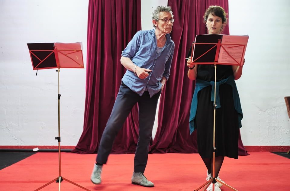 Création : lecture textes Lluís Llach, avec Aina Tomàs Martorell. Répétition au Théâtre de l'Atelier, Paris, Juin 2025.

https://fr.wikipedia.org/wiki/Pierre_Baux_(acteur)
https://www.ainatomas.com/